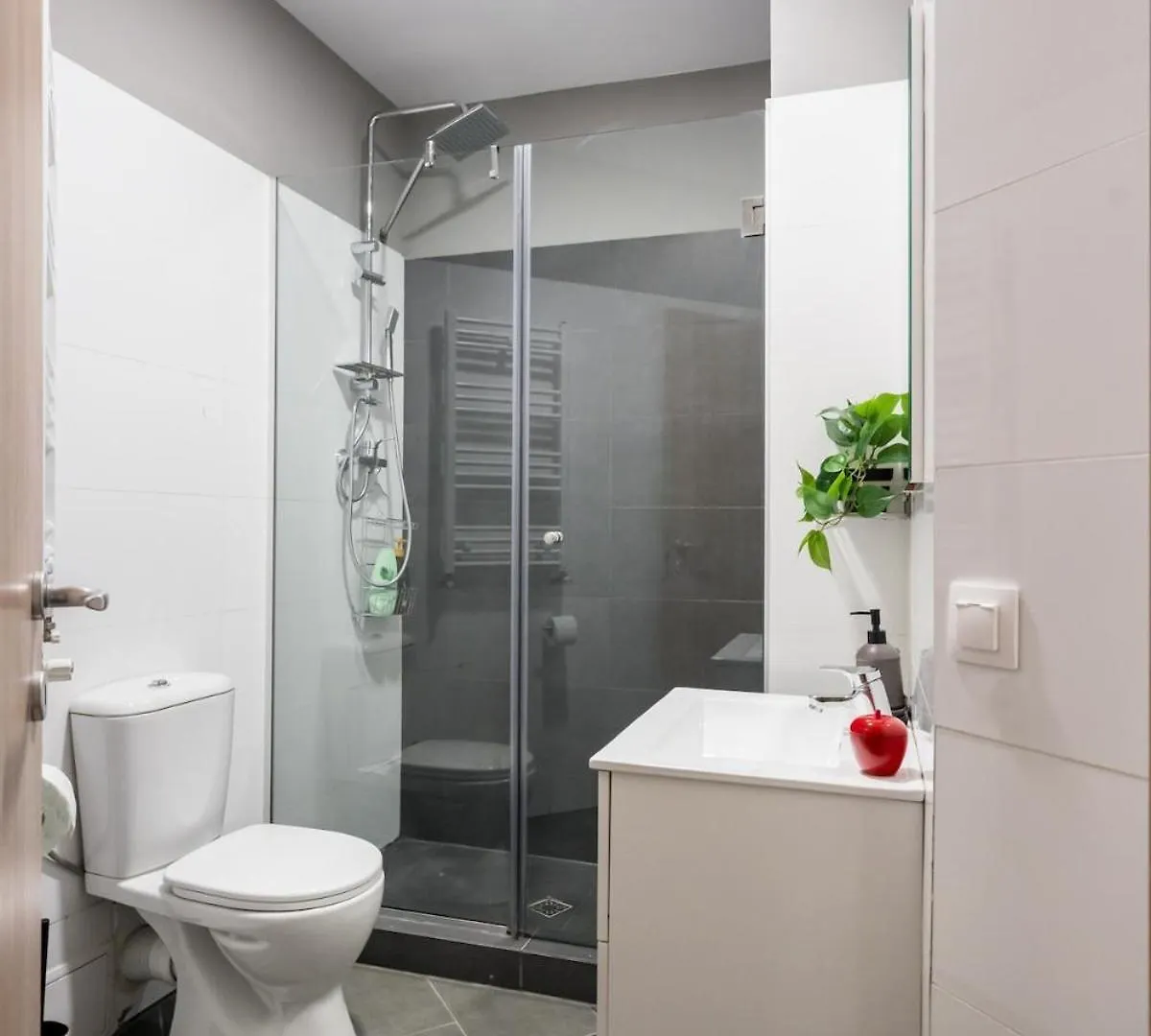 Superb 2Br Flat - Amzei Square Apartment Bucharest