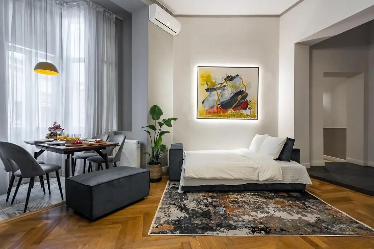 Superb 2Br Flat - Amzei Square Apartment Bucharest